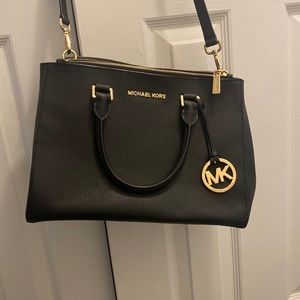 Michael Kors bag (like new, no signs of wear), MAKE AN OFFER!